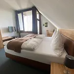 Roeb Hotel 3*