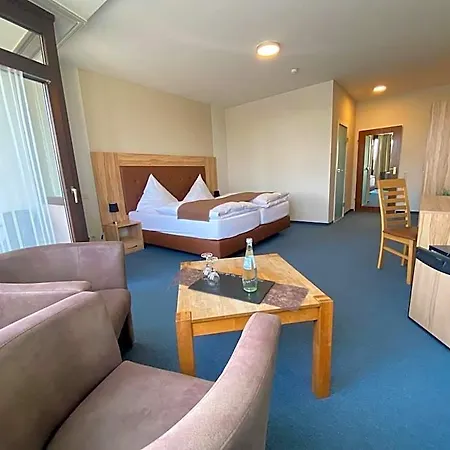 Otel Roeb 3*